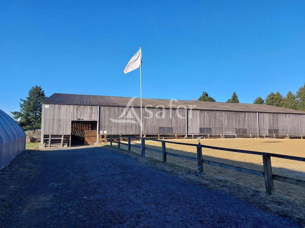 Explotación agrícola En venta Corrèze