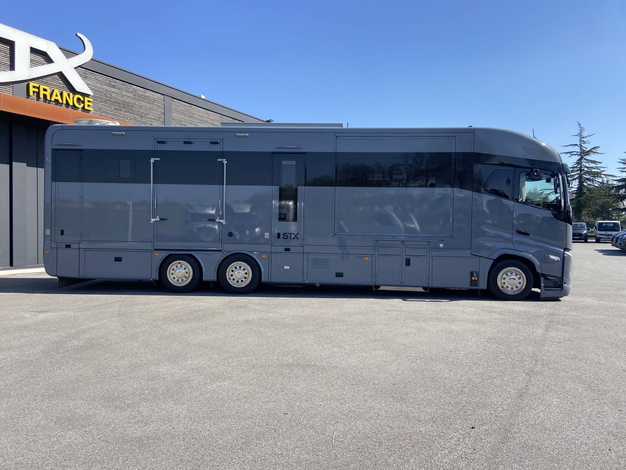 Camión para caballos STX  2025 Nuevo