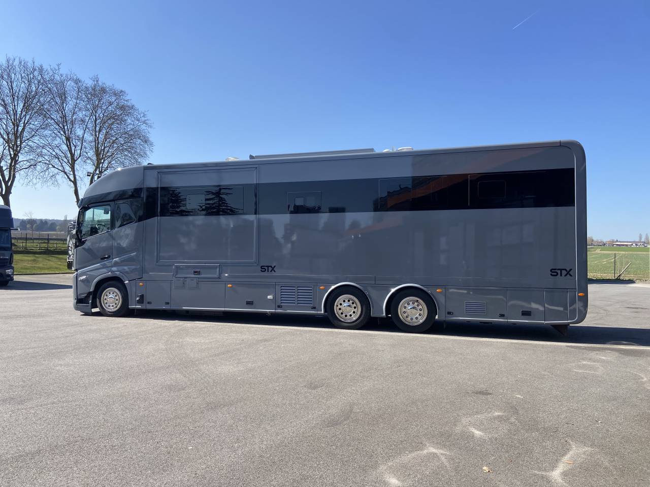 Camión para caballos STX  2025 Nuevo