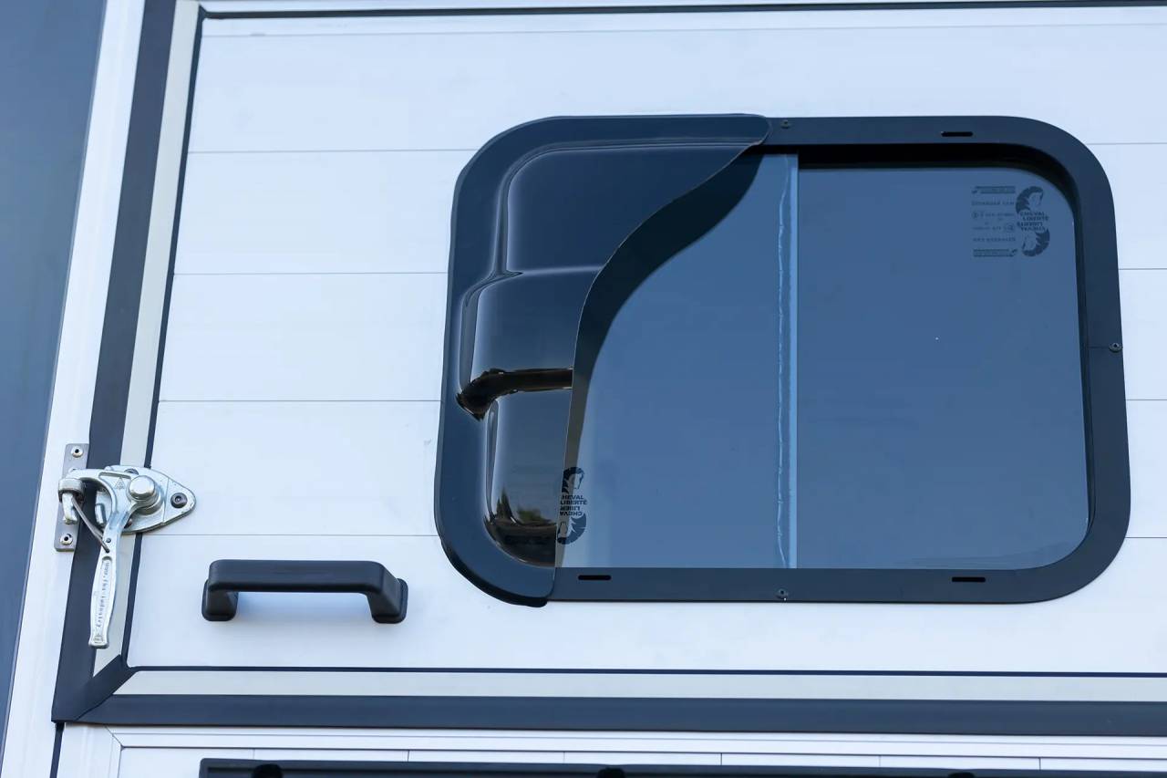 Van caballos Cheval Liberté  2 Caballos 2025 Nuevo