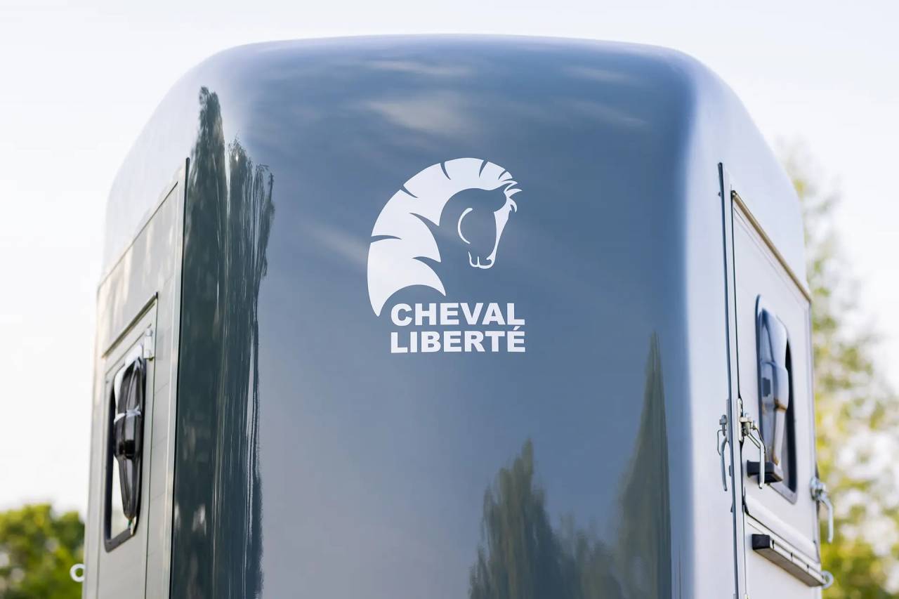 Van caballos Cheval Liberté  2 Caballos 2025 Nuevo