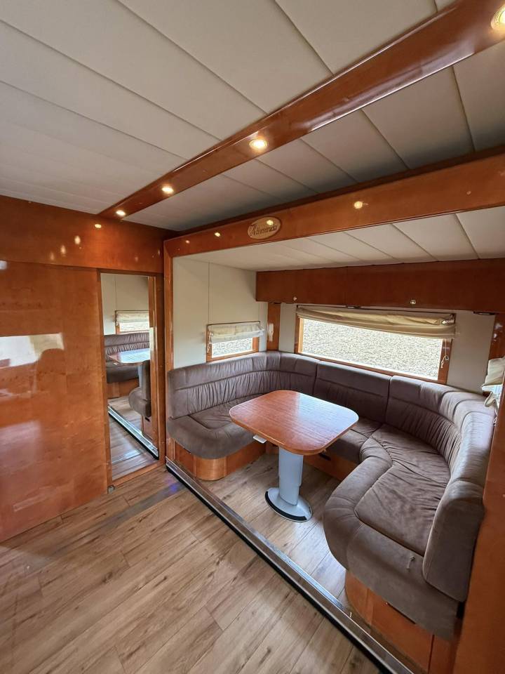 Camión para caballos Renault midlum 300 cv 2013 De segunda mano