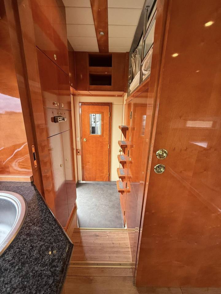 Camión para caballos Renault midlum 300 cv 2013 De segunda mano