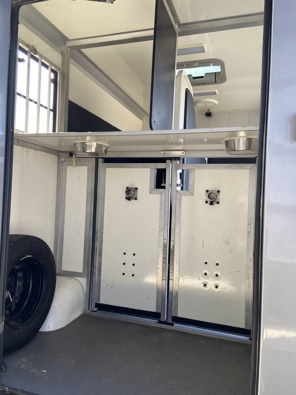 Furgoneta para caballos STX  2019 De segunda mano