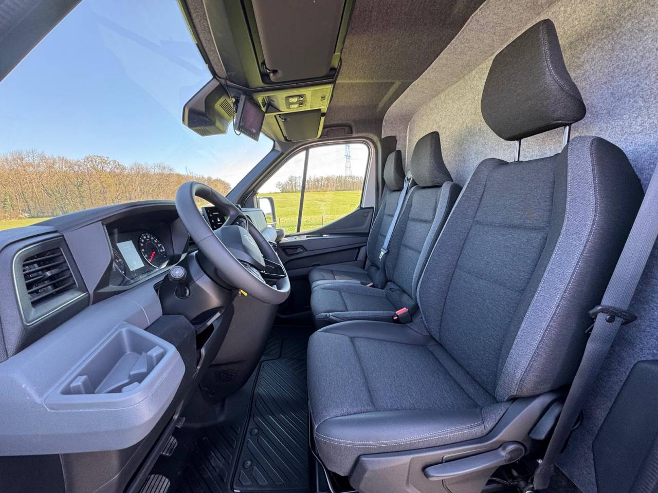 Furgoneta para caballos TBST Renault Master 2025 Nuevo