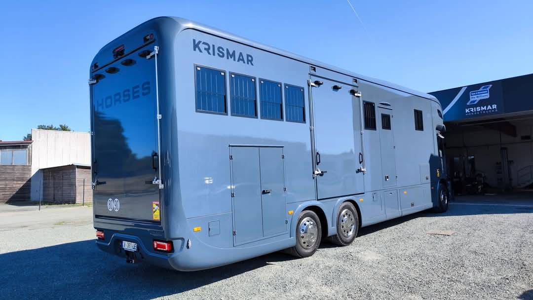 Camión para caballos Krismar Classicspace 2640 2022 De segunda mano
