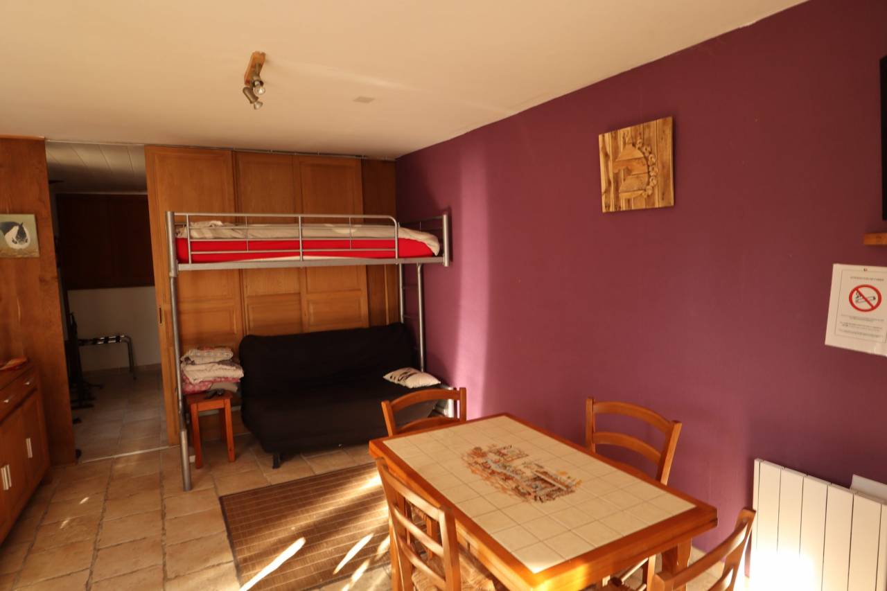 Cuadra de propietarios En venta Yonne