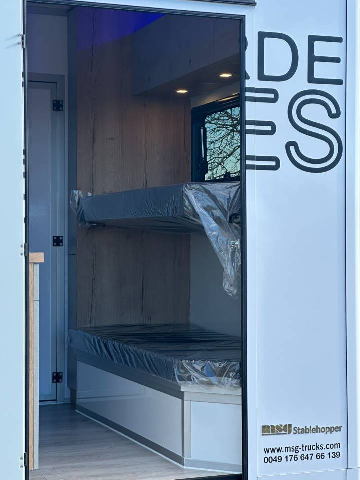 Camión para caballos Iveco IVECO 0 Nuevo