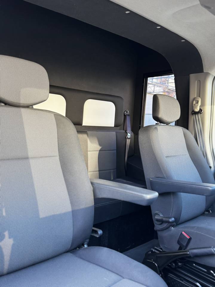 Furgoneta para caballos AKX AKX 5 places  2023 De segunda mano