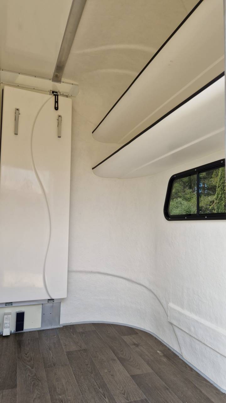 Van caballos - Otra marca - Anka 2 Caballos 2022 De segunda mano