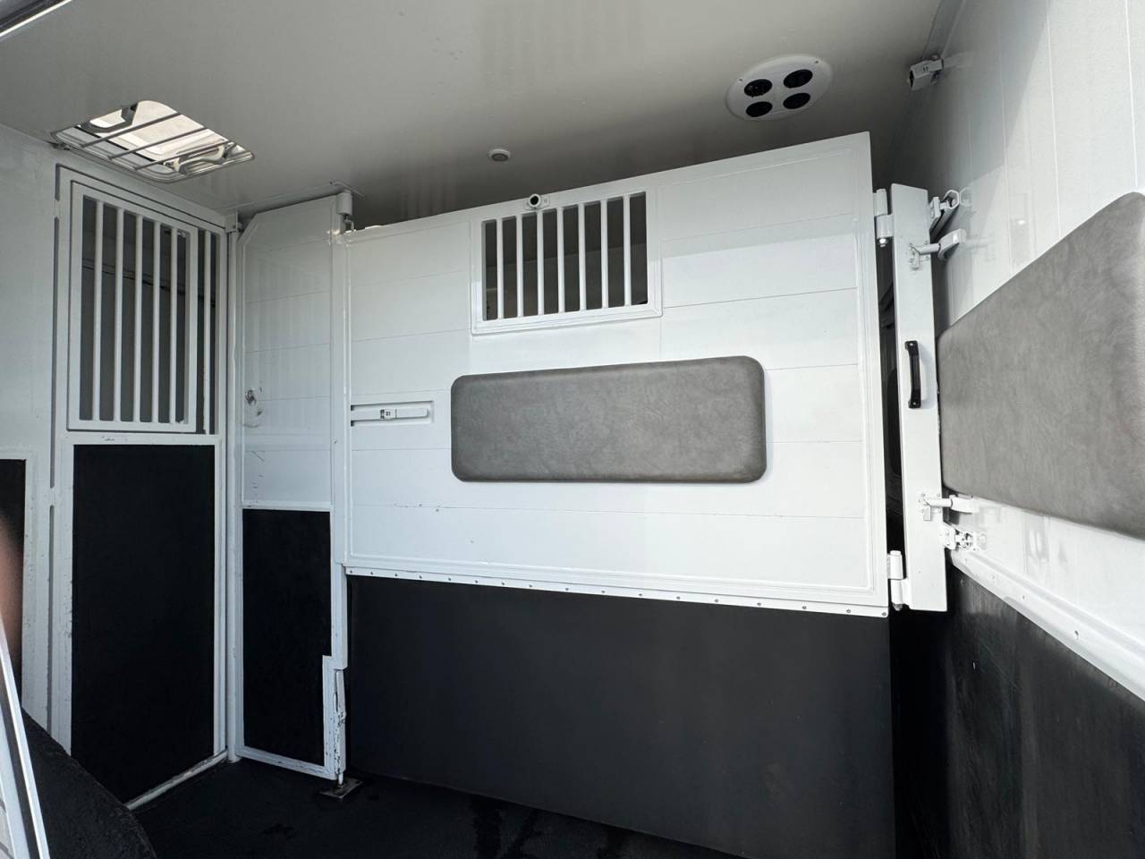 Furgoneta para caballos Renault Renault Master 2021 De segunda mano