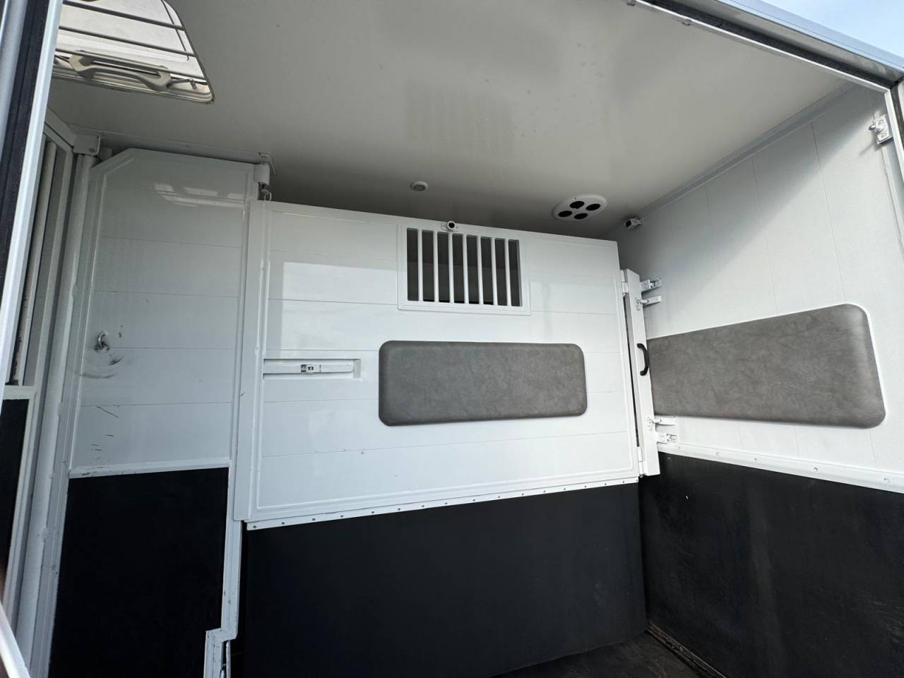 Furgoneta para caballos Renault Renault Master 2021 De segunda mano