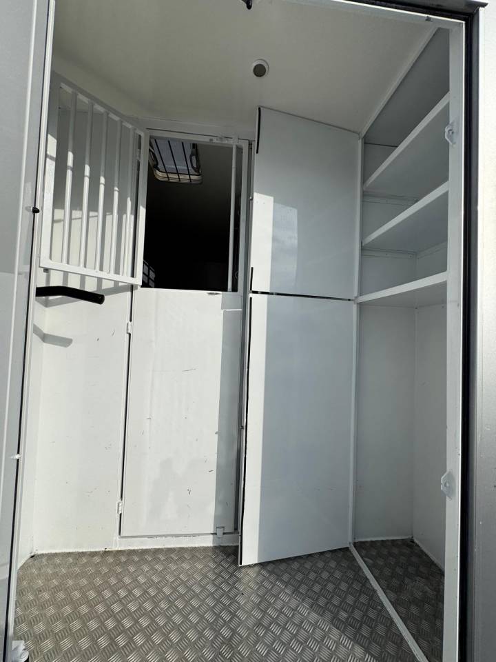 Furgoneta para caballos Renault Renault Master 2021 De segunda mano