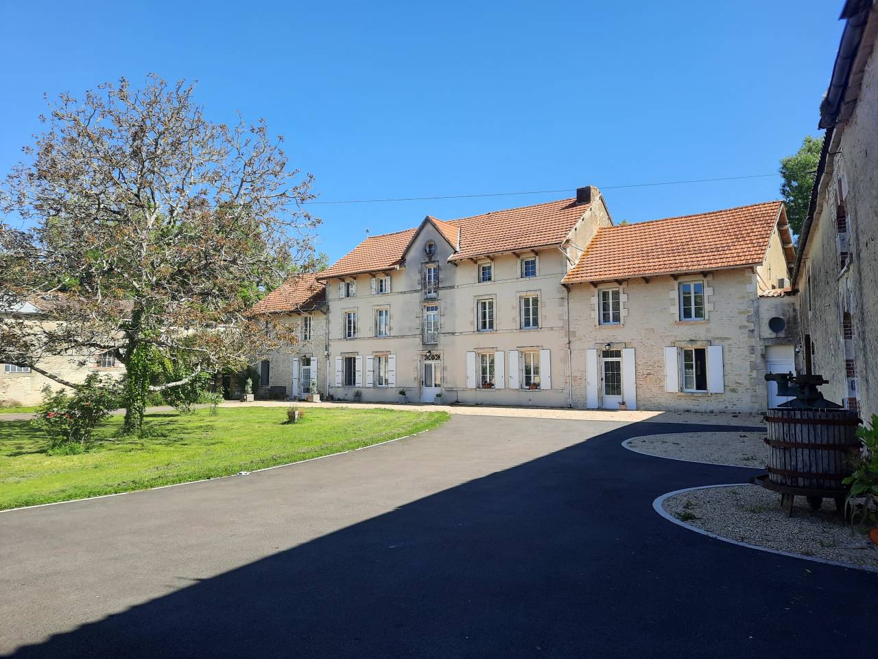 Bonita residencia ecuestre En venta Charente Marítimo