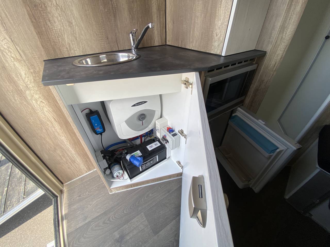 Furgoneta para caballos Anka  2022 De segunda mano