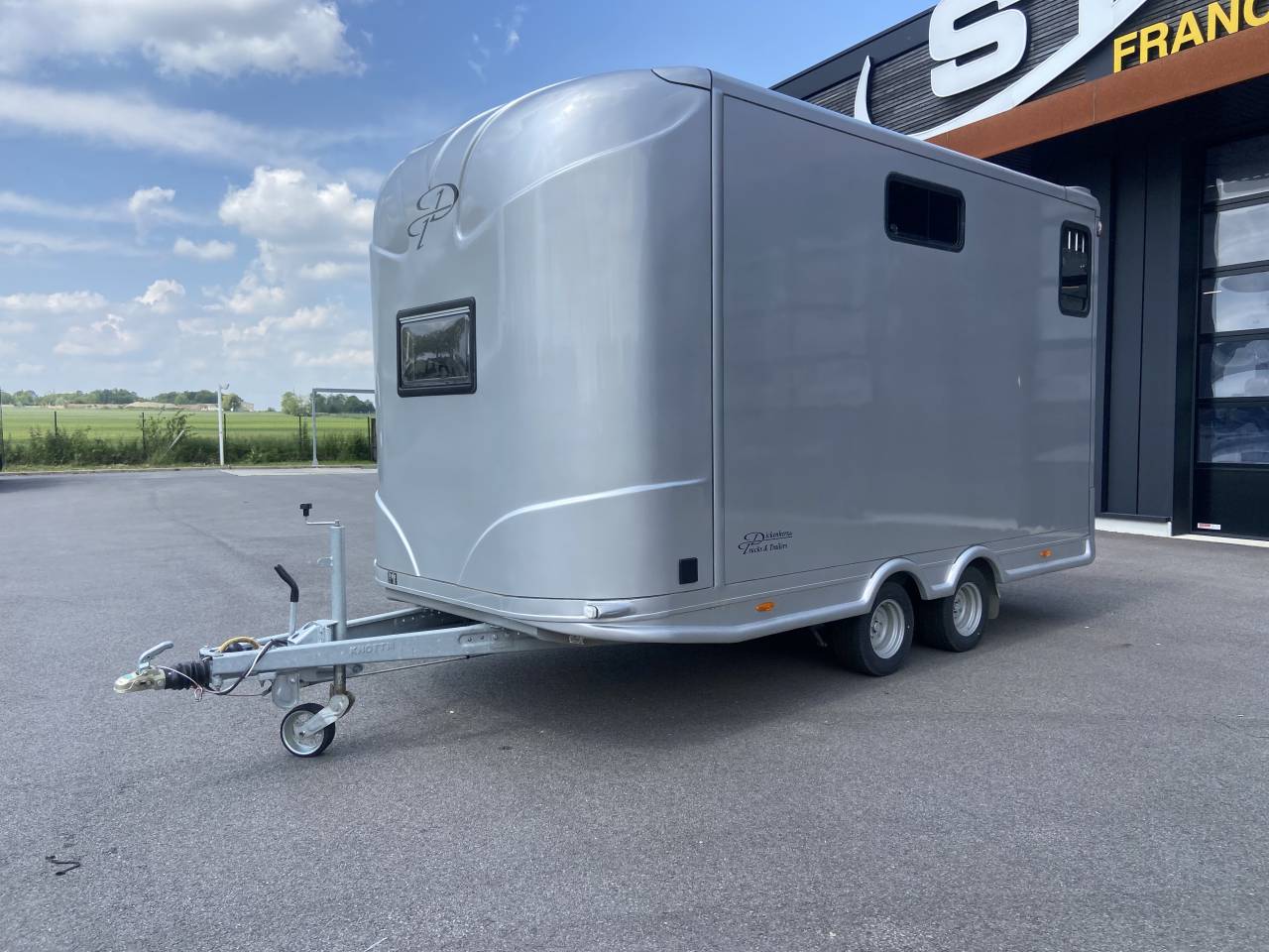 Furgoneta para caballos Anka  2022 De segunda mano