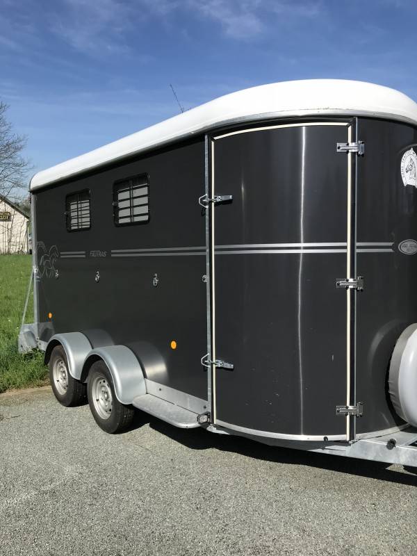 Van caballos Fautras Oblic 3 3 Caballos 2025 Nuevo