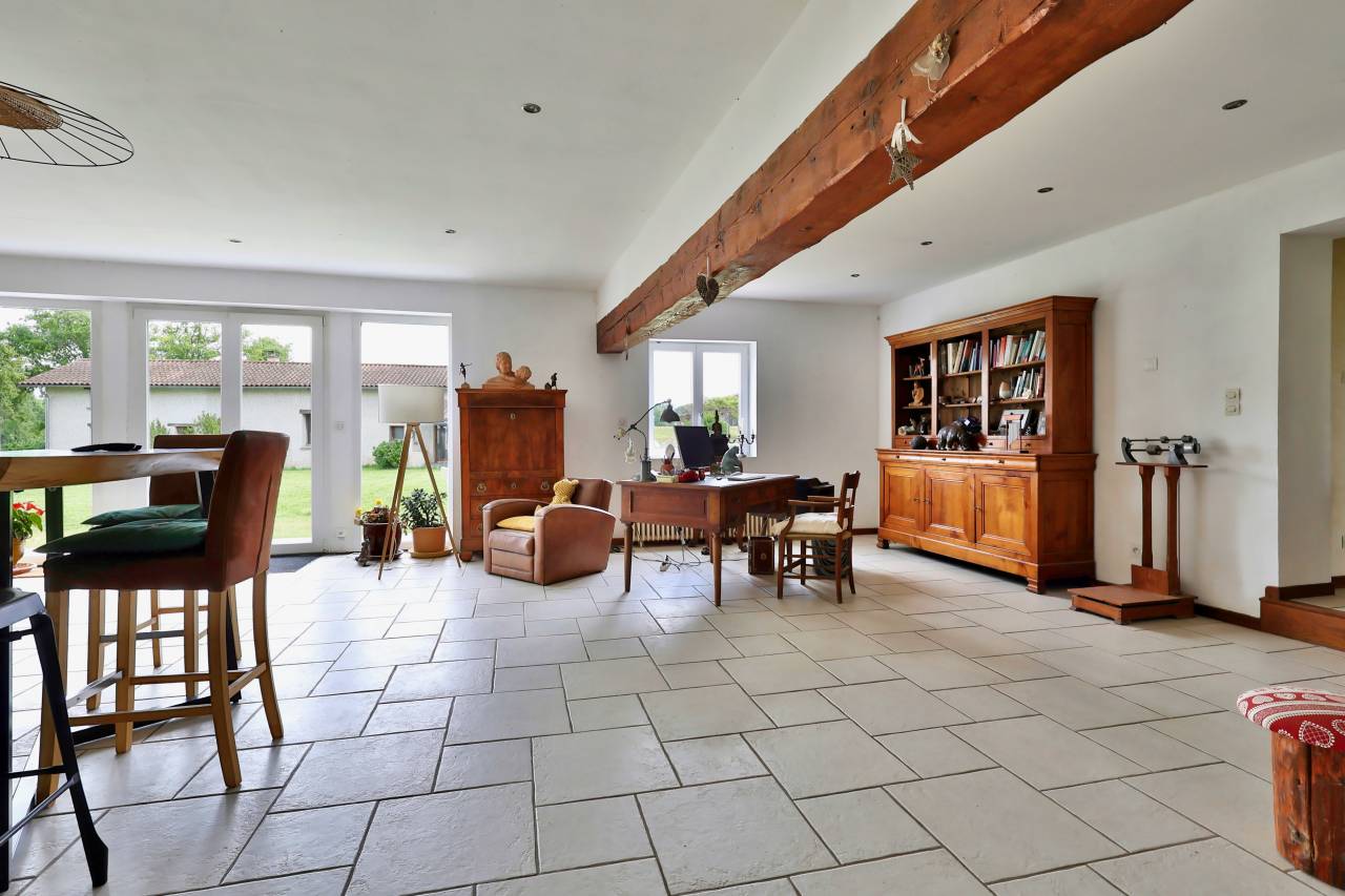 Bonita residencia ecuestre En venta Ain