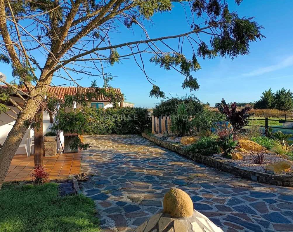 Propiedad ecuestre En venta Vend&eacute;e