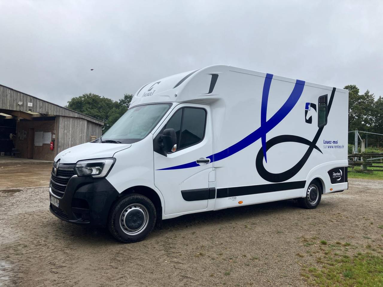 Furgoneta para caballos Theault Proteo  2025 De segunda mano