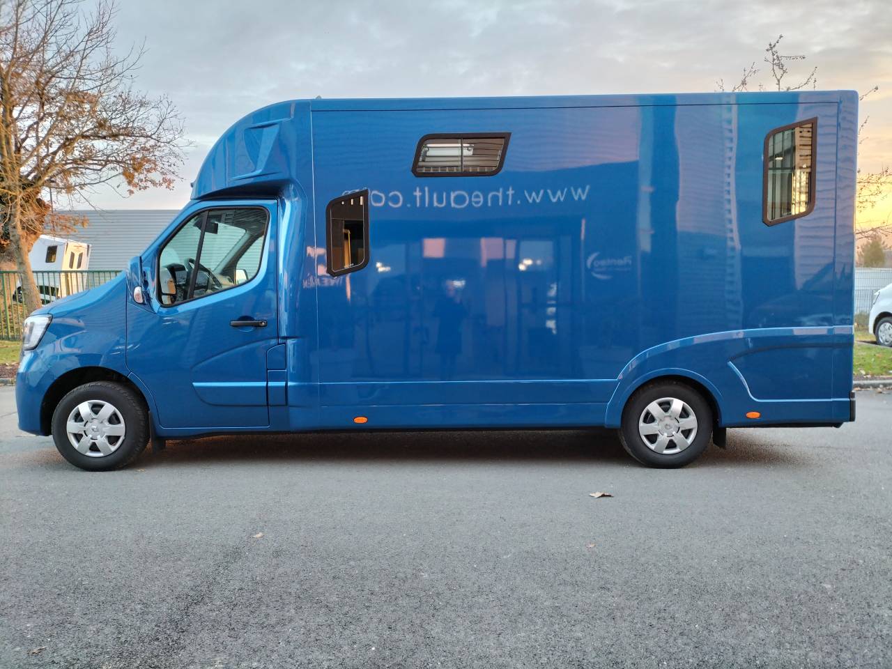 Furgoneta para caballos Theault Proteo  2023 Nuevo