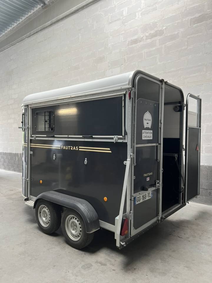Van caballos Fautras  2 Caballos 2022 De segunda mano