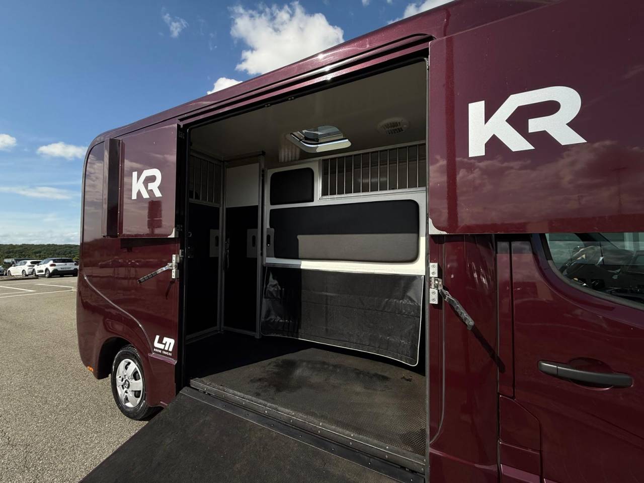 Furgoneta para caballos Krismar MASTER THEAULT 3 PLACES 2021 De segunda mano