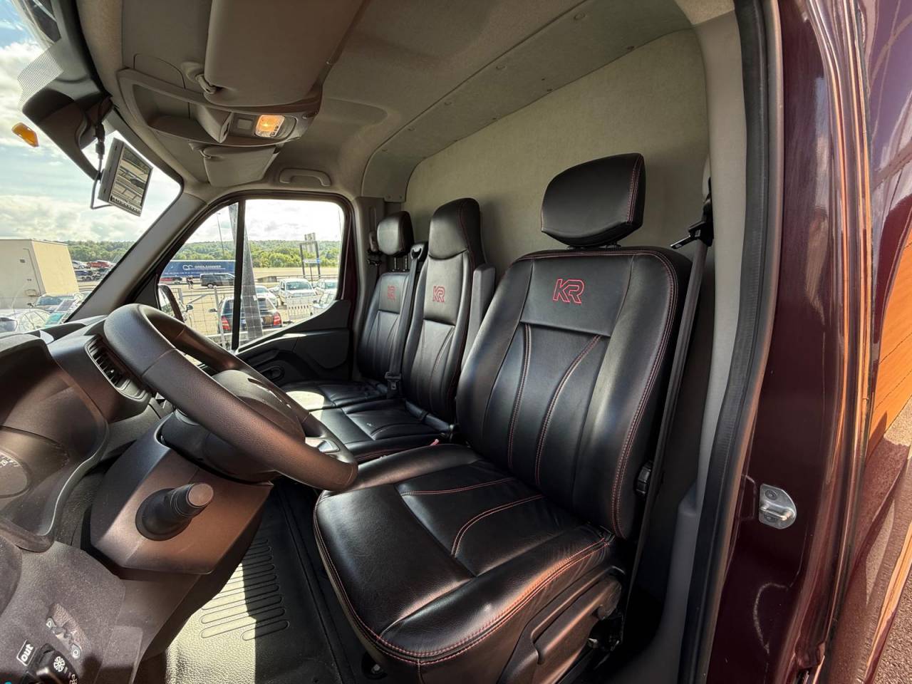 Furgoneta para caballos Krismar MASTER THEAULT 3 PLACES 2021 De segunda mano