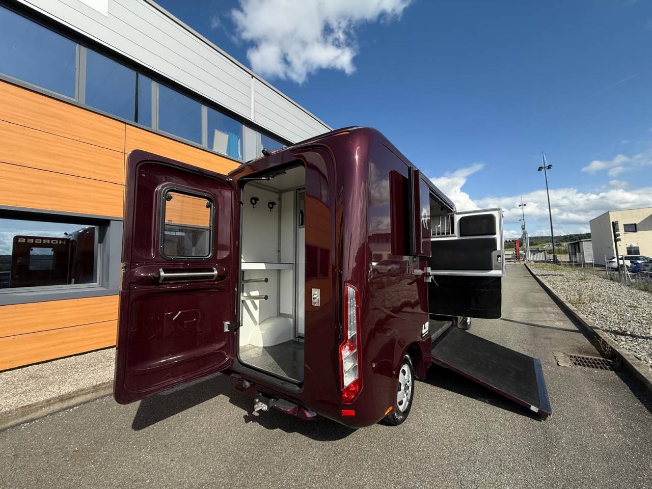 Furgoneta para caballos Krismar MASTER THEAULT 3 PLACES 2021 De segunda mano