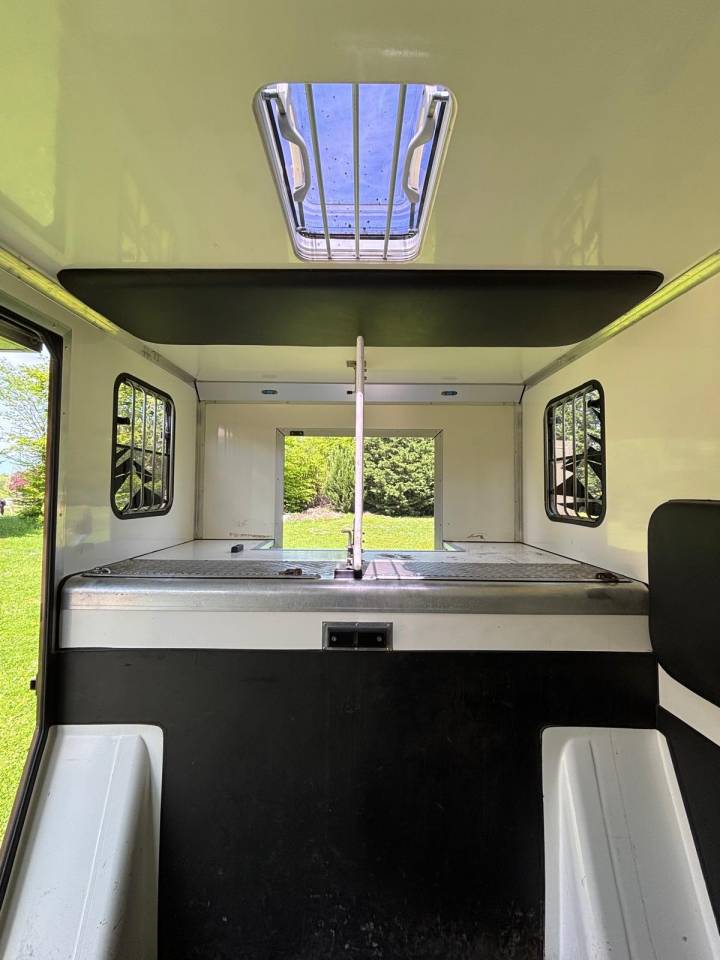 Furgoneta para caballos Cavalcar OPEL 2018 De segunda mano