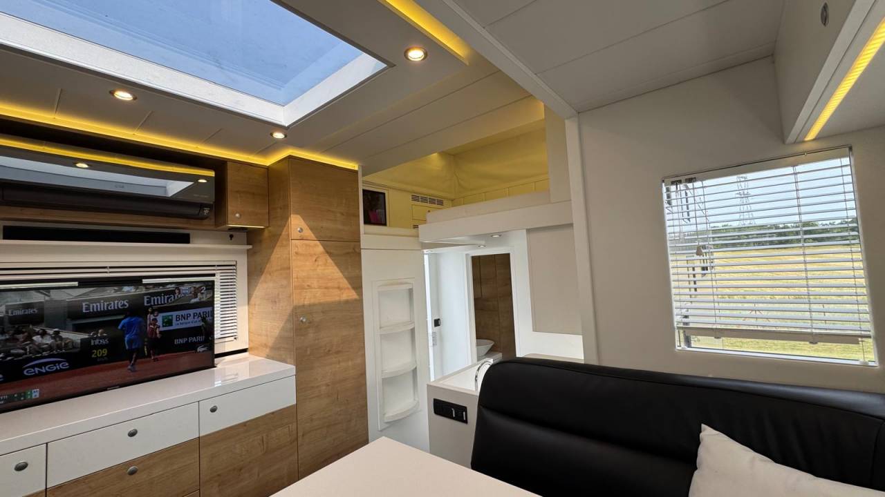 Camión para caballos STX SCANIA 2020 De segunda mano