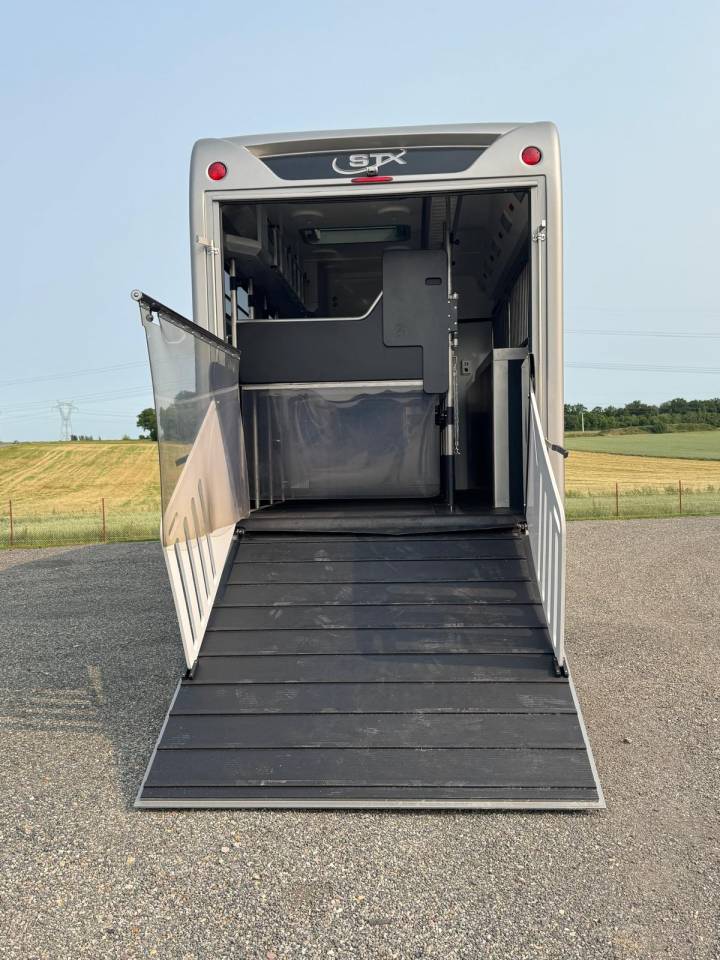 Camión para caballos STX SCANIA 2020 De segunda mano