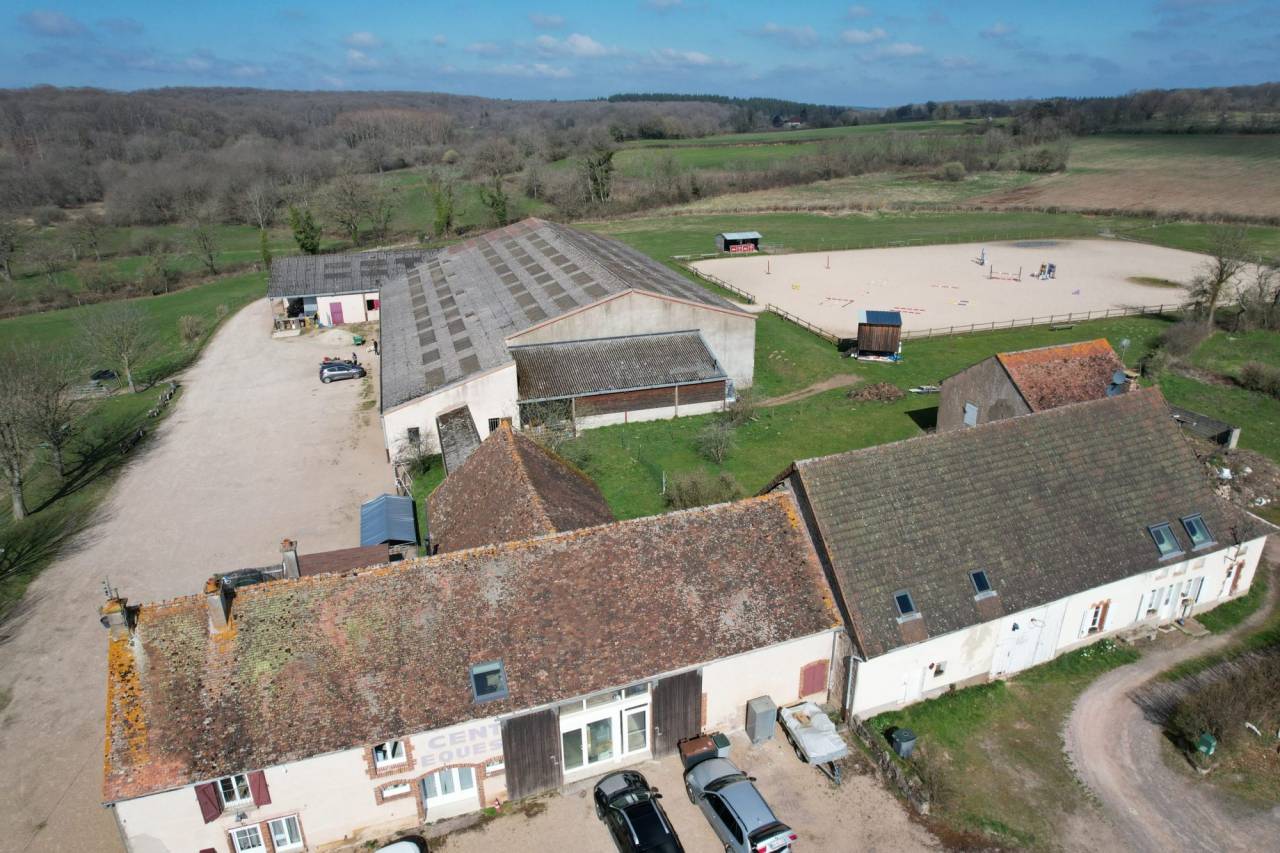 Albergue ecuestre En venta Ni&egrave;vre