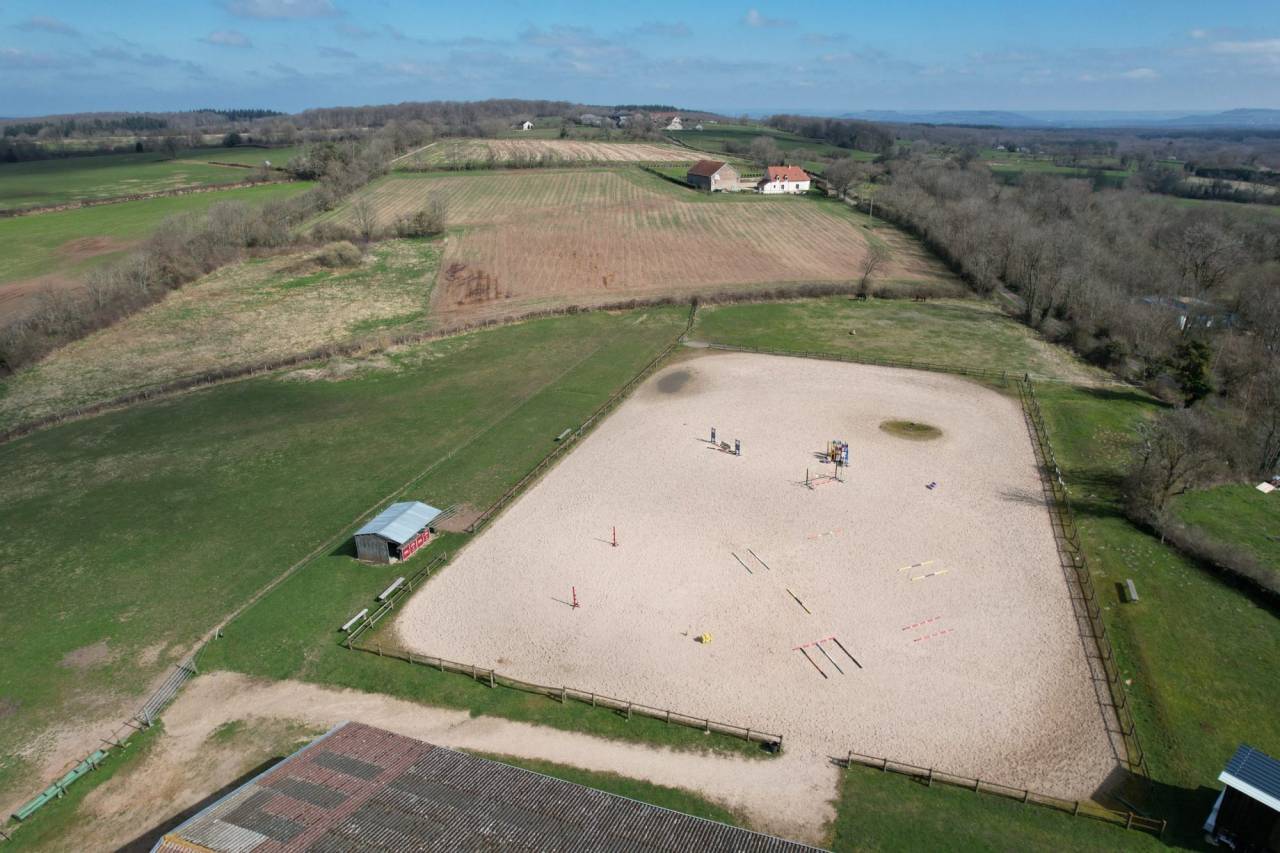 Albergue ecuestre En venta Ni&egrave;vre