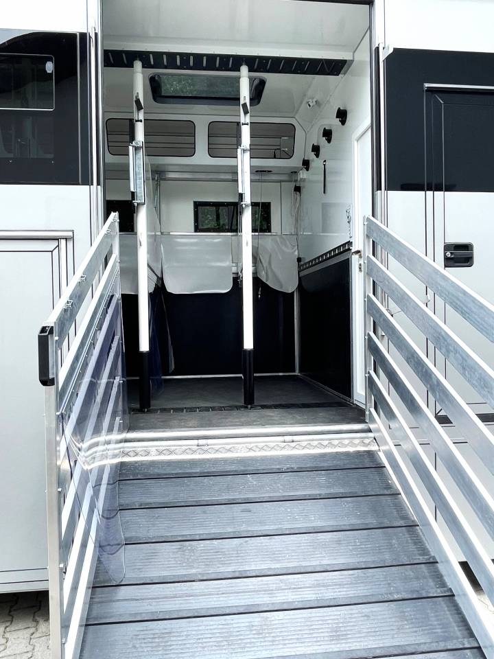 Camión para caballos Man MAN 0 Nuevo