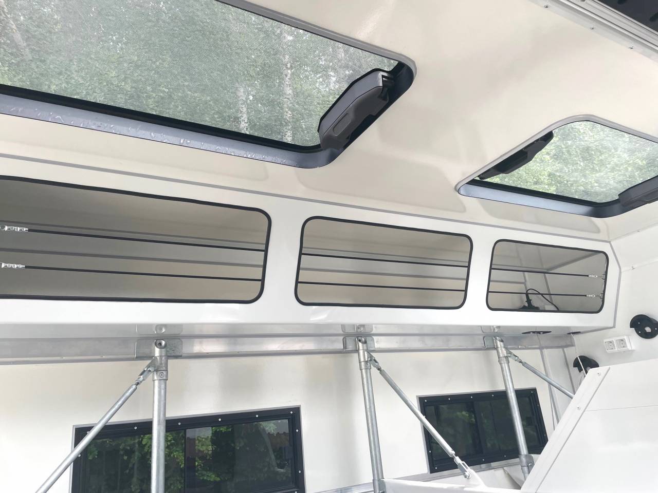 Camión para caballos Man MAN 0 Nuevo