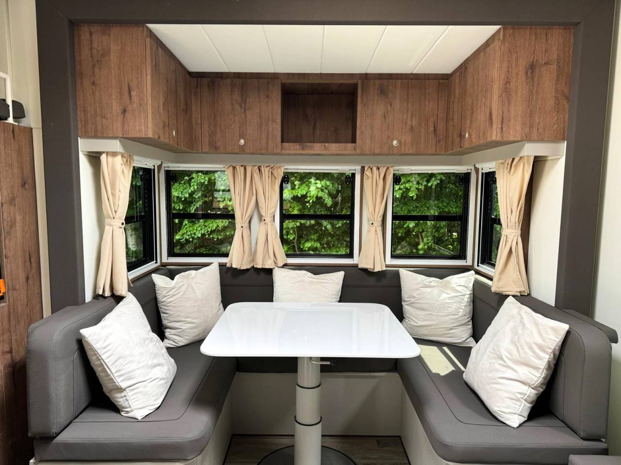 Camión para caballos Man MAN 0 Nuevo