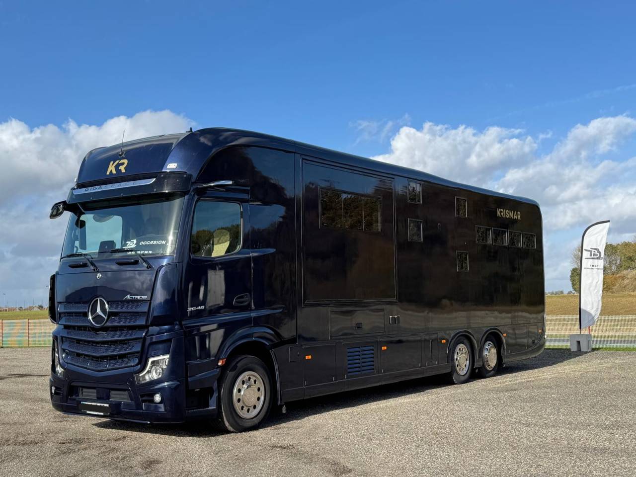 Camión para caballos Krismar MERCEDES 2021 De segunda mano