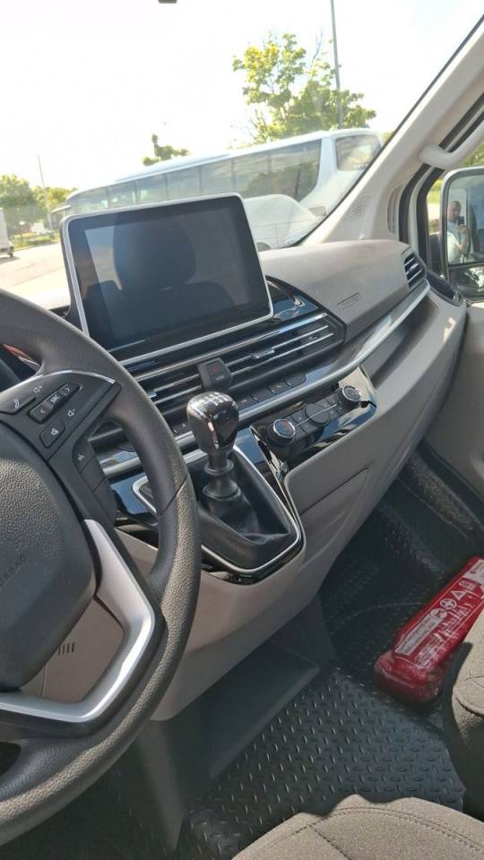 Furgoneta para caballos Otra marca MAXUS 0 Nuevo