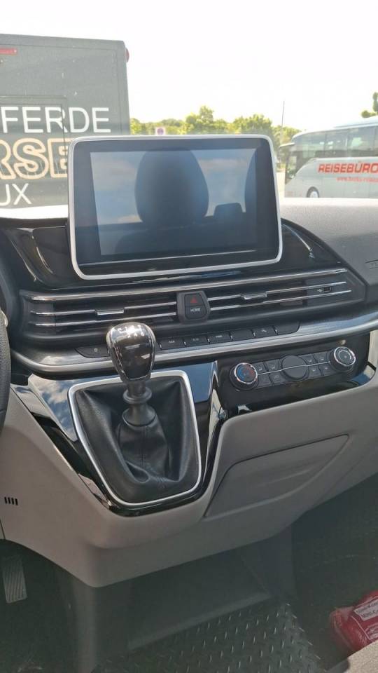 Furgoneta para caballos Otra marca MAXUS 0 Nuevo