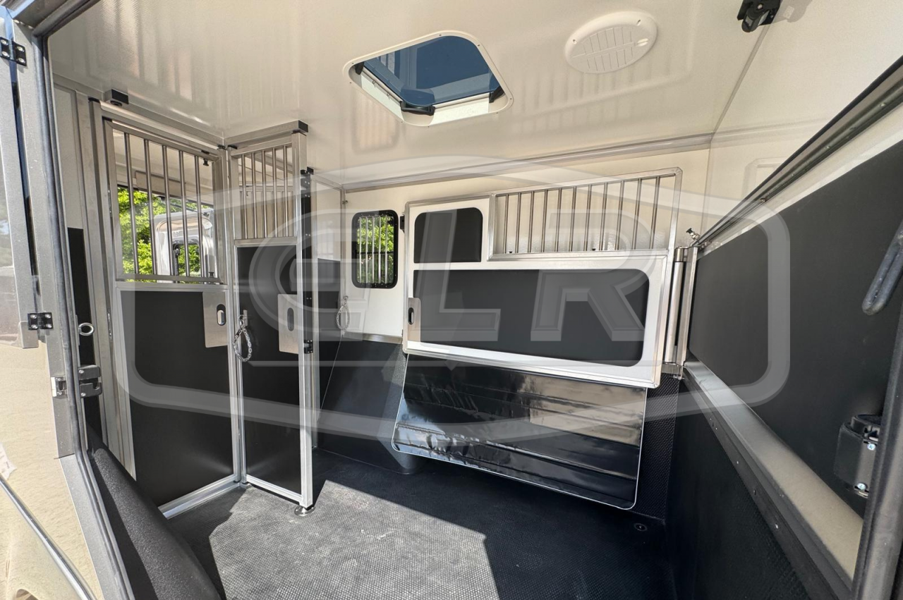 Furgoneta para caballos Krismar  2025 Nuevo