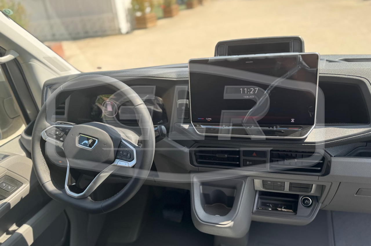 Furgoneta para caballos Krismar  2025 Nuevo