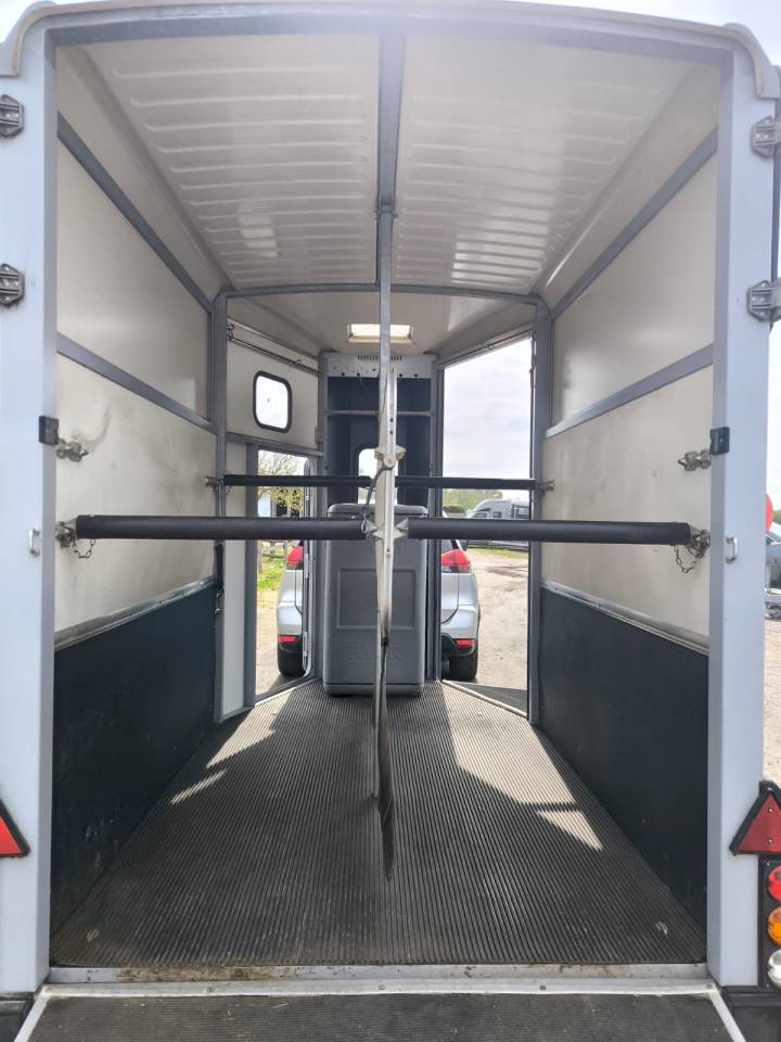 Van caballos Ifor Williams HB26 2 Caballos 2018 De segunda mano