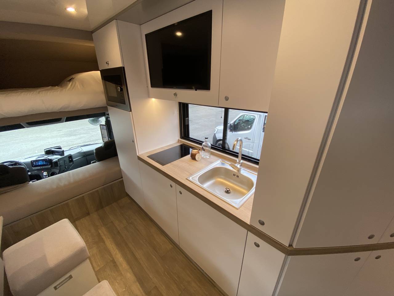 Camión para caballos AKX  2025 Nuevo