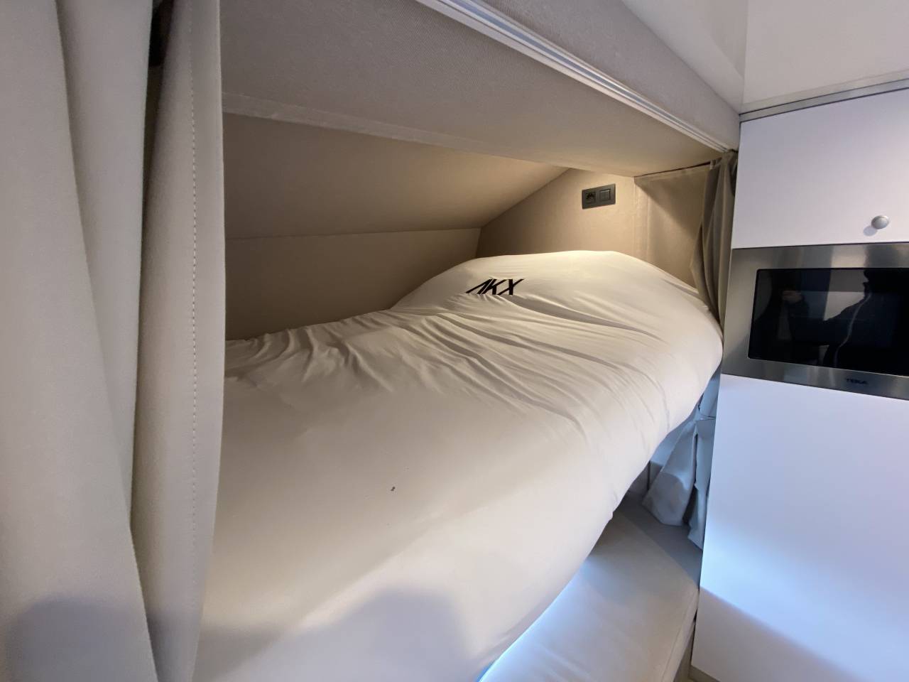 Camión para caballos AKX  2025 Nuevo