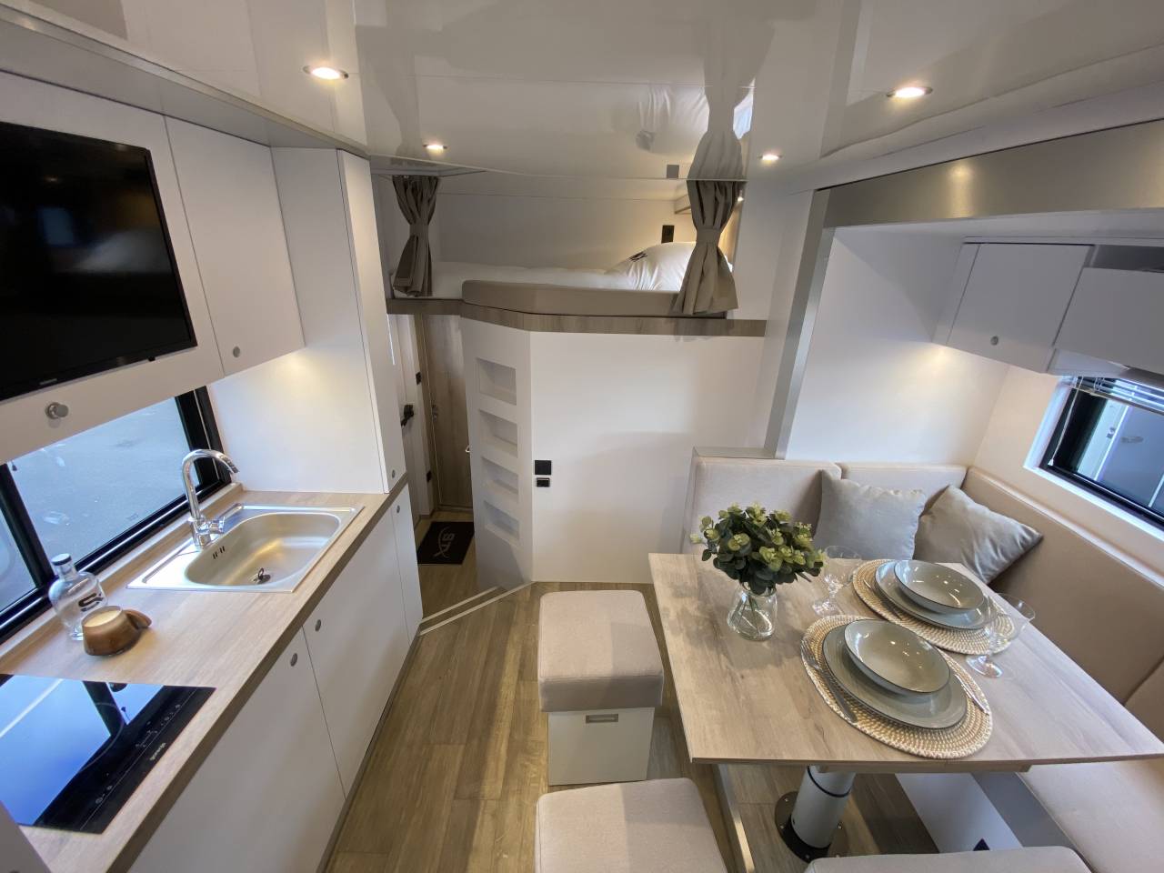 Camión para caballos AKX  2025 Nuevo