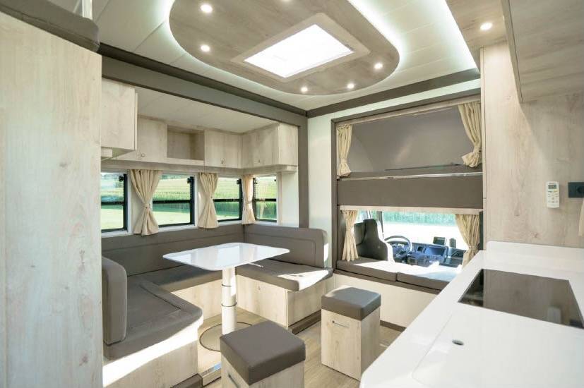 Camión para caballos Man MAN 0 Nuevo