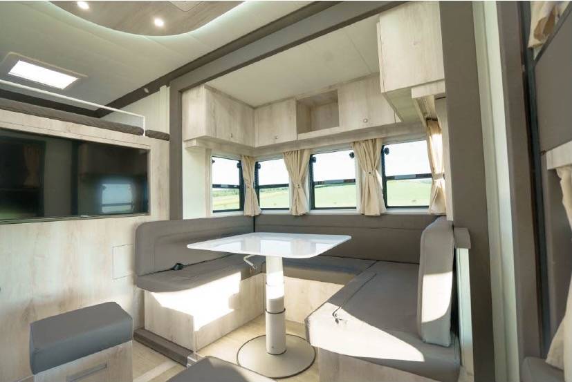 Camión para caballos Man MAN 0 Nuevo