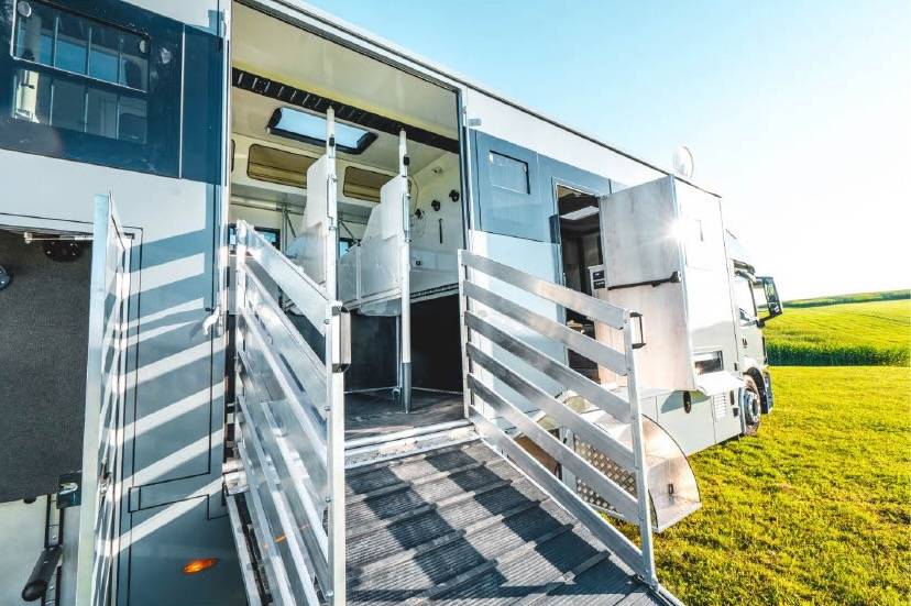 Camión para caballos Man MAN 0 Nuevo