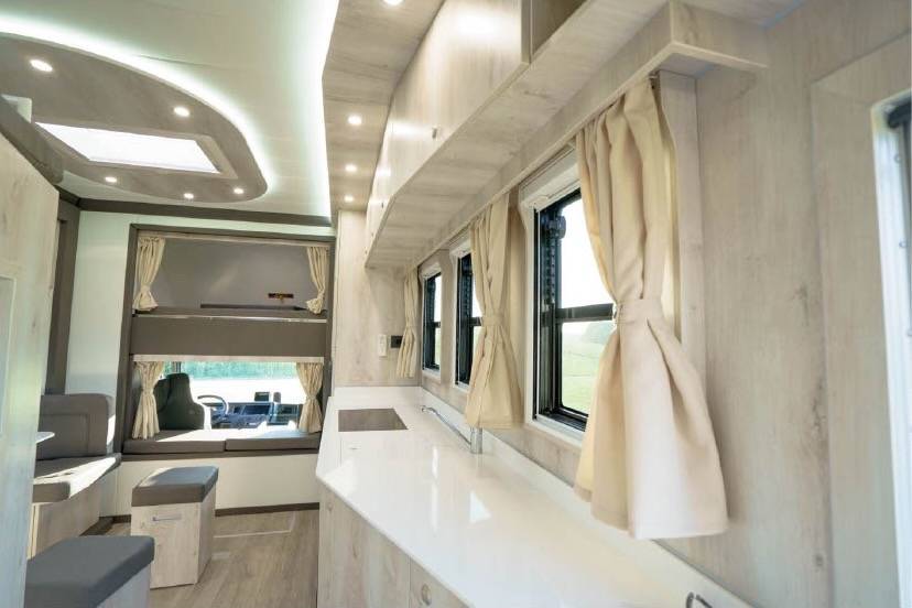 Camión para caballos Man MAN 0 Nuevo